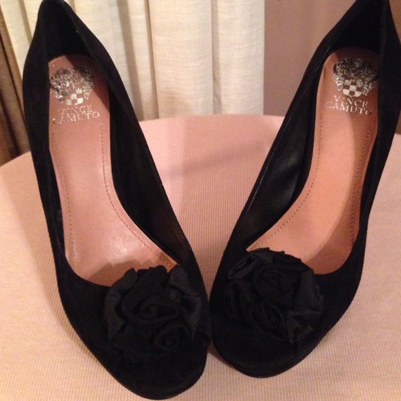 Designer Shoes - Picture 3 of 4
