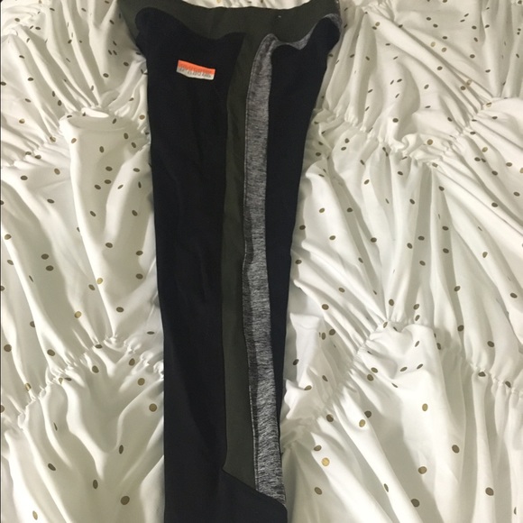 VS Pink ultimate leggings