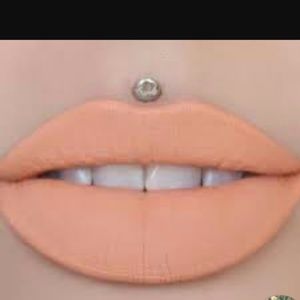 Jeffree Star Matte Summer Lipstick Nude Beach ?