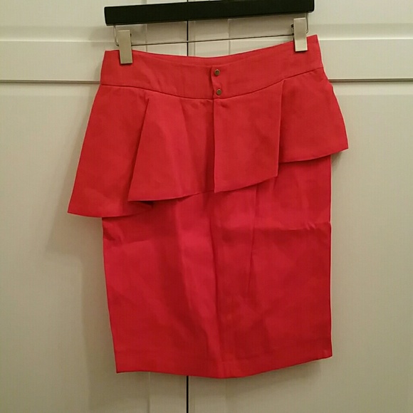 Zara red linen peplum pencil skirt - Picture 2 of 4
