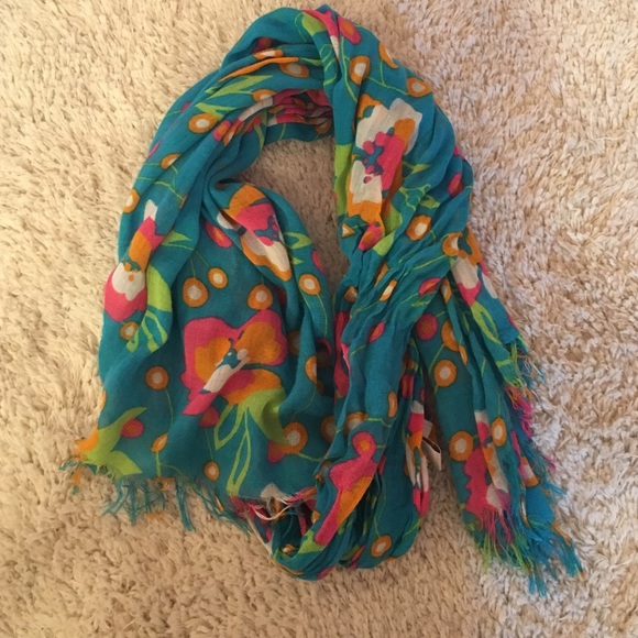 SUPER CUTE! Old Navy floral scarf!