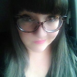 Meet your Posher, Carla