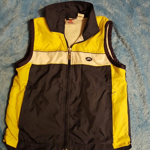 Vest. - Picture 2 of 4