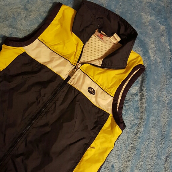 Vest. - Picture 3 of 4