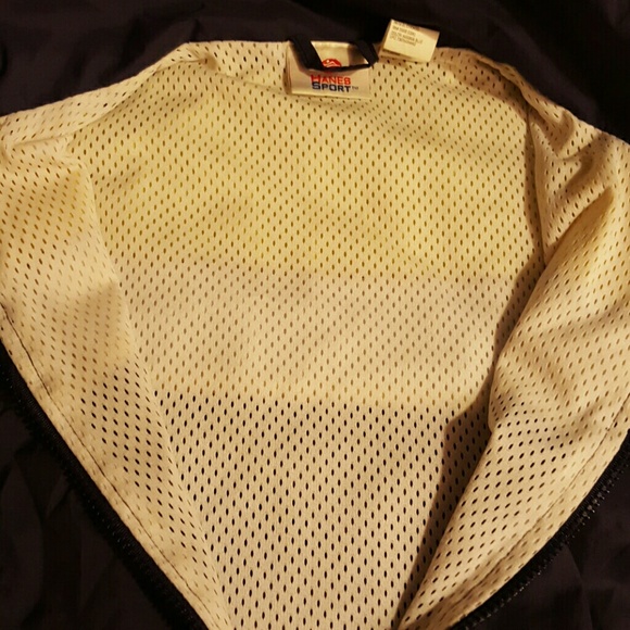 Vest. - Picture 4 of 4