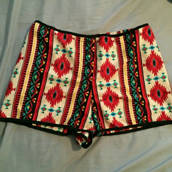 NWOT Perfect tribal print Shorts
