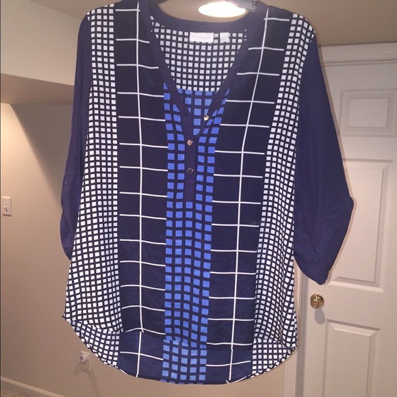 Quarter length sleeve chiffon top