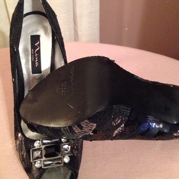 Designer Shoes - Picture 3 of 4
