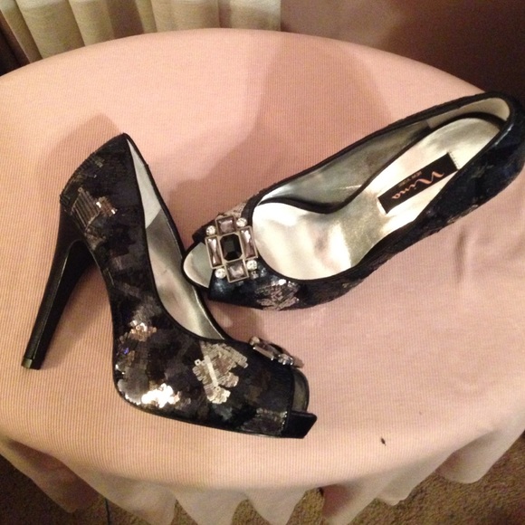 Designer Shoes - Picture 4 of 4