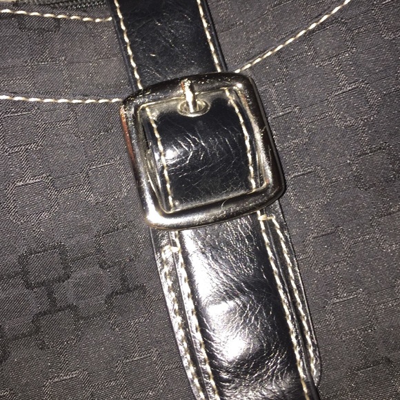 Nine West purse (OPEN TO OFFERS) - Picture 4 of 4