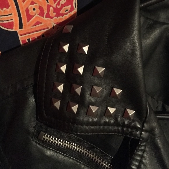 Black jacket - Picture 4 of 4