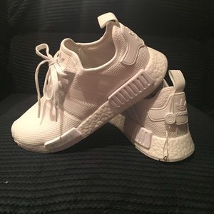Adidas nmd r1 "triple white" LIMITED EDITION