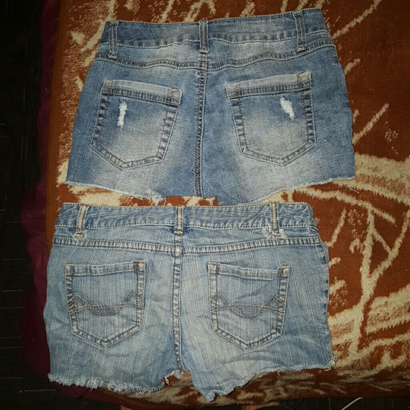 2 shorts - Picture 2 of 4
