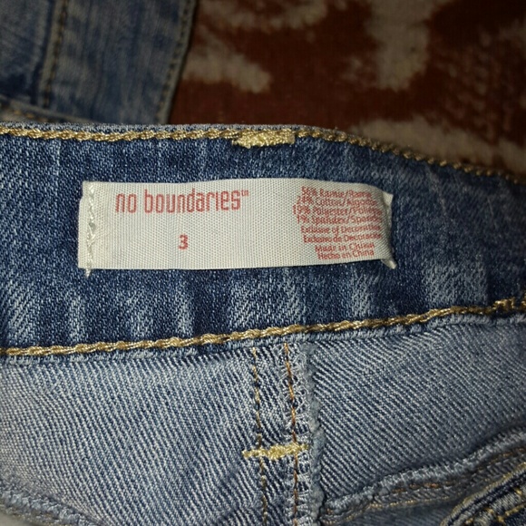 2 shorts - Picture 3 of 4