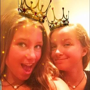 Meet your Posher, Ava