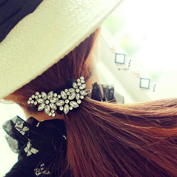 1 Flower Crystal Hair Clip Barret