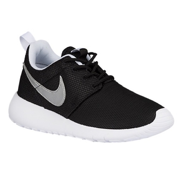 NIKE ROSHES