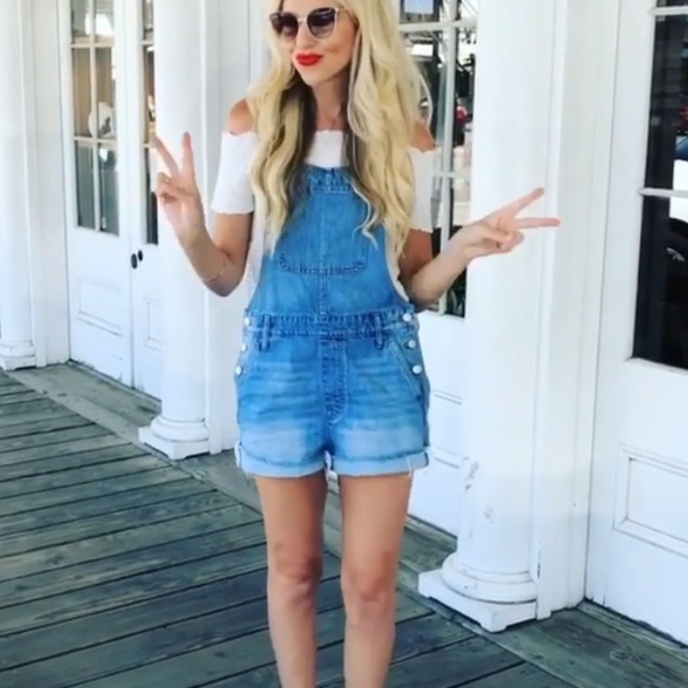 Meet your Posher, Phoe