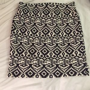 Tribal print body-con skirt