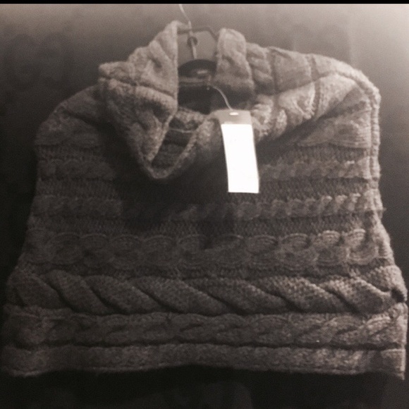 BCBG MAXAZRIA Cable Knit Shrug/Capelet