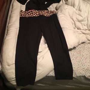 VS reversible Capri yoga pants