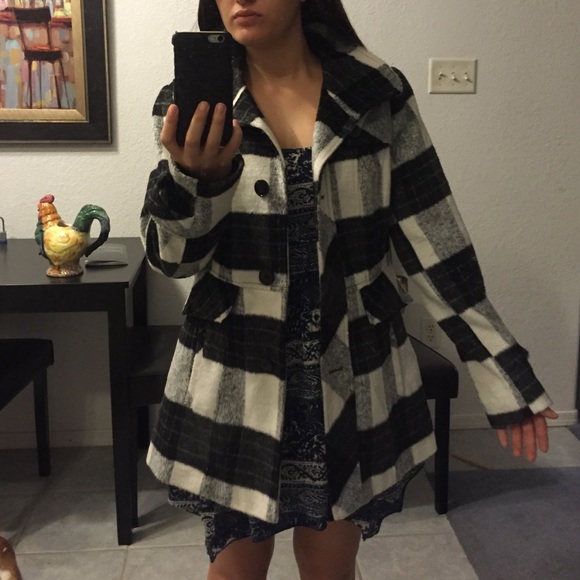 Black and white plaid thick jacket