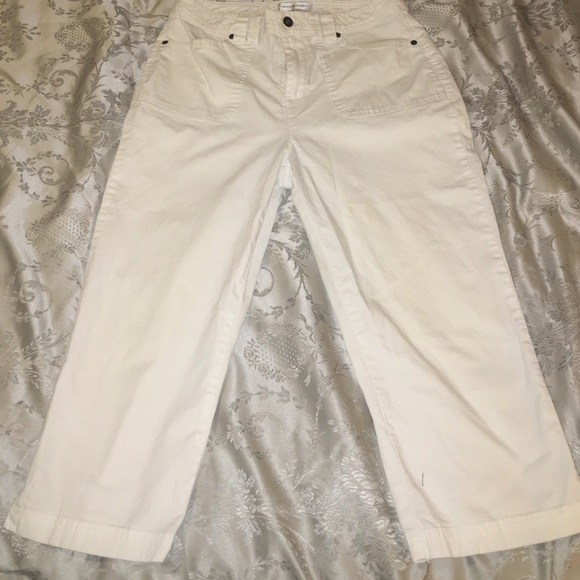 White Capri pant