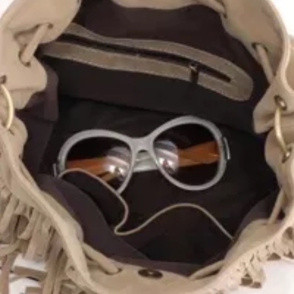 FESTIVAL SEASON 🎸HOST PICK 1/8/17❤ - Picture 2 of 4