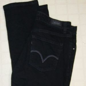 Black levis mid rise skinny size 10m 20$