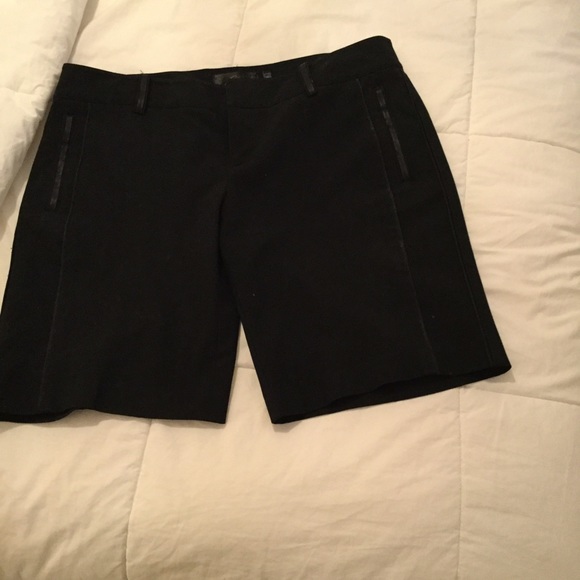 Tuxedo Bermuda shorts