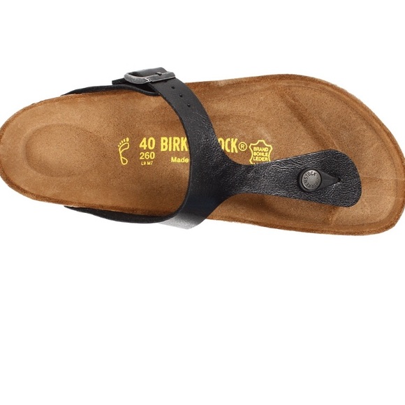 Birkenstock Gizeh Sandal in Black Leather