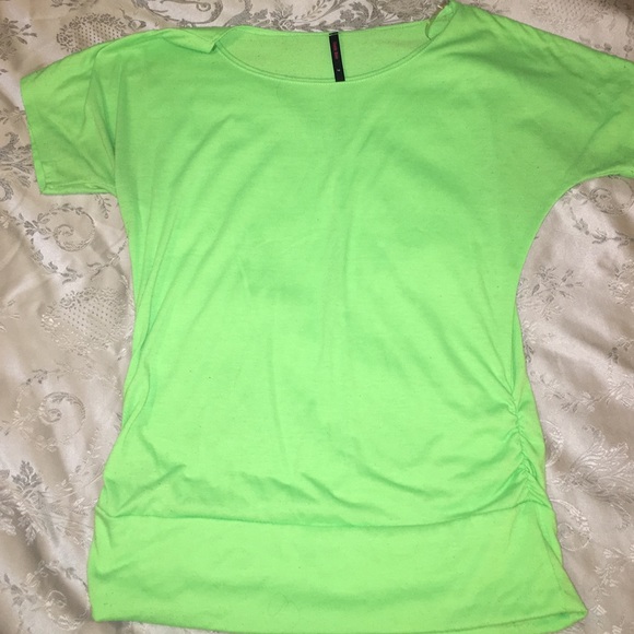 Green cotton short sleeve.