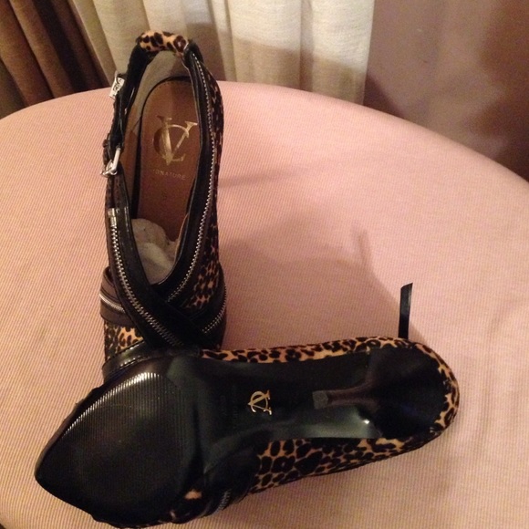 Designer Shoes - Picture 3 of 4