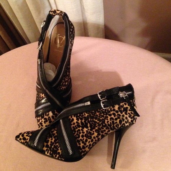 Designer Shoes - Picture 4 of 4