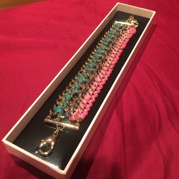 Victoria secret bracelet ! Never worn. Brand new