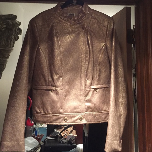 Anne Klein short faux snake skin jacket. - Picture 4 of 4