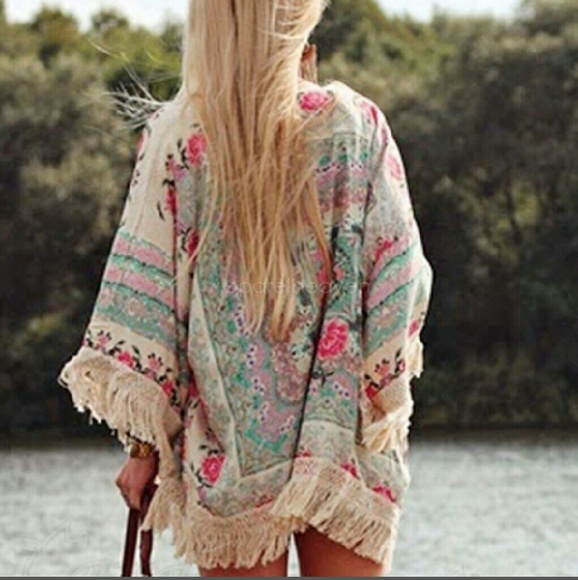 🍁🍁SALE🍁🍁ONE SIZE FLORAL PRINT FRINGE CARDIGAN - Picture 2 of 4