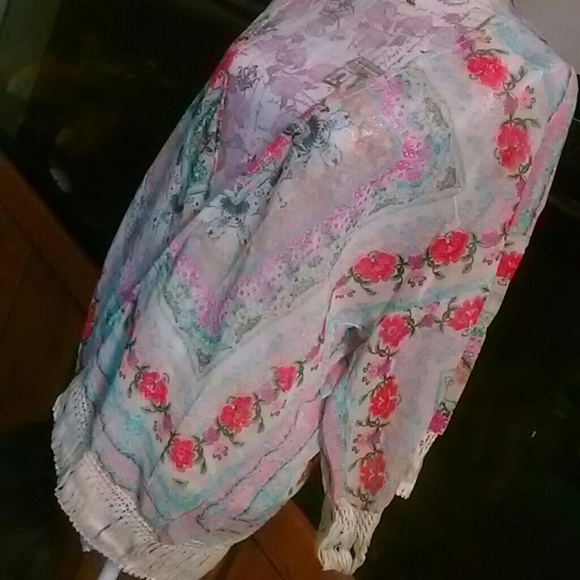 🍁🍁SALE🍁🍁ONE SIZE FLORAL PRINT FRINGE CARDIGAN - Picture 4 of 4