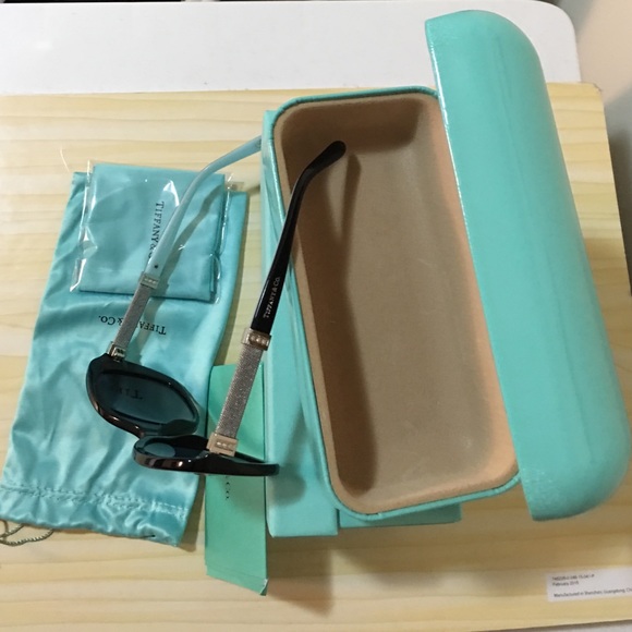 Brand new Tiffany & Co. polarized sunglasses - Picture 3 of 4