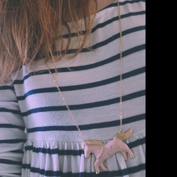 ⭐️ TRADED ⭐️UNICORN Necklace enamel baby pink gold - Picture 2 of 2