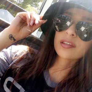 Meet your Posher, Alexis