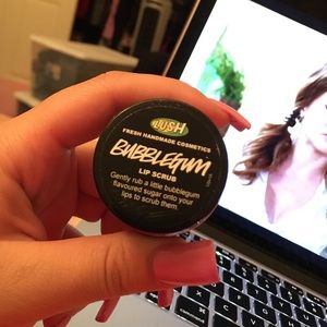 Lush Lip Scrub
