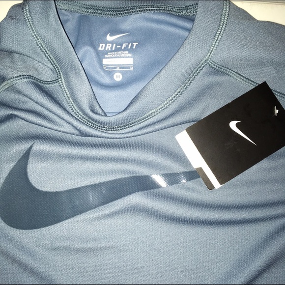 Nike tshirt dri-fit medium NWT - Picture 2 of 3