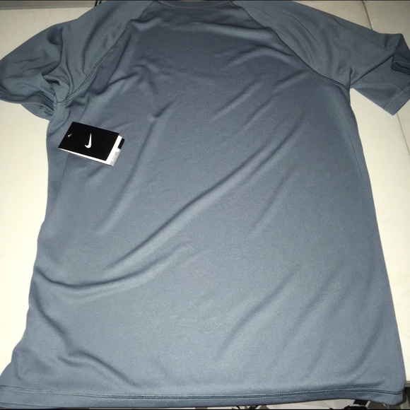 Nike tshirt dri-fit medium NWT - Picture 3 of 3