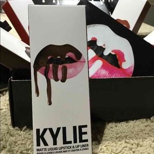 Kylie Lip Kit True Brown K. BRAND NEW WITH BOX