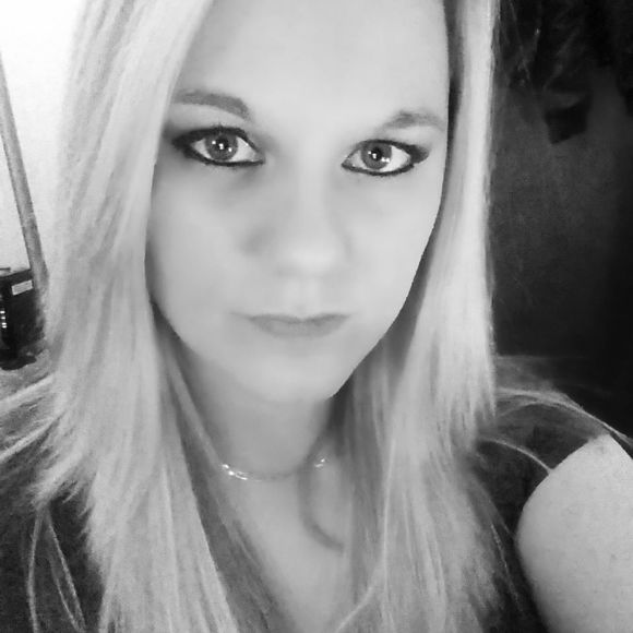 Meet your Posher, Kayla - Picture 1 of 1