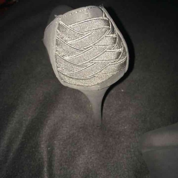 High Heels - Picture 3 of 4