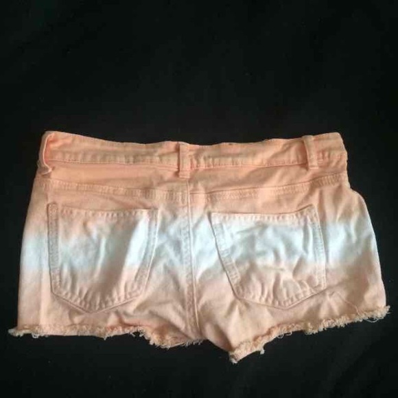 Shorts - Picture 2 of 3