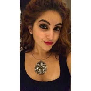 Meet your Posher, Julieta