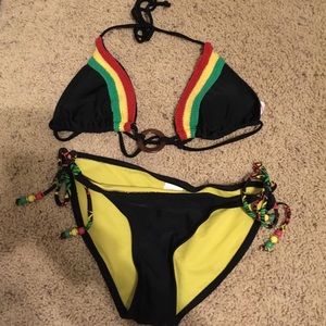 Rasta bikini!